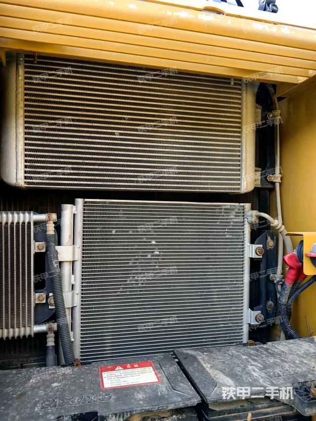 散热器正面(大件舱室) 散热器正面(大件舱室)