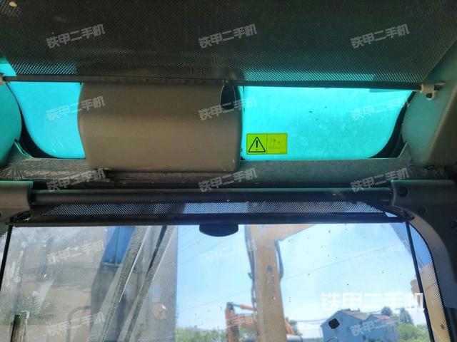 后窗玻璃角標（駕駛室部分）