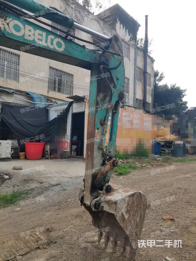 小臂整体右前(工作和回转装置) 小臂整体右前(工作和回转装置)