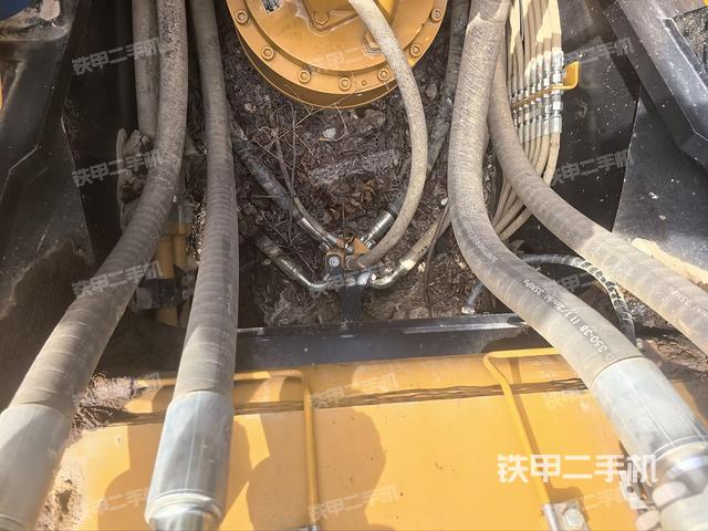 中央回转接头特写(上车部件) 中央回转接头特写(上车部件)