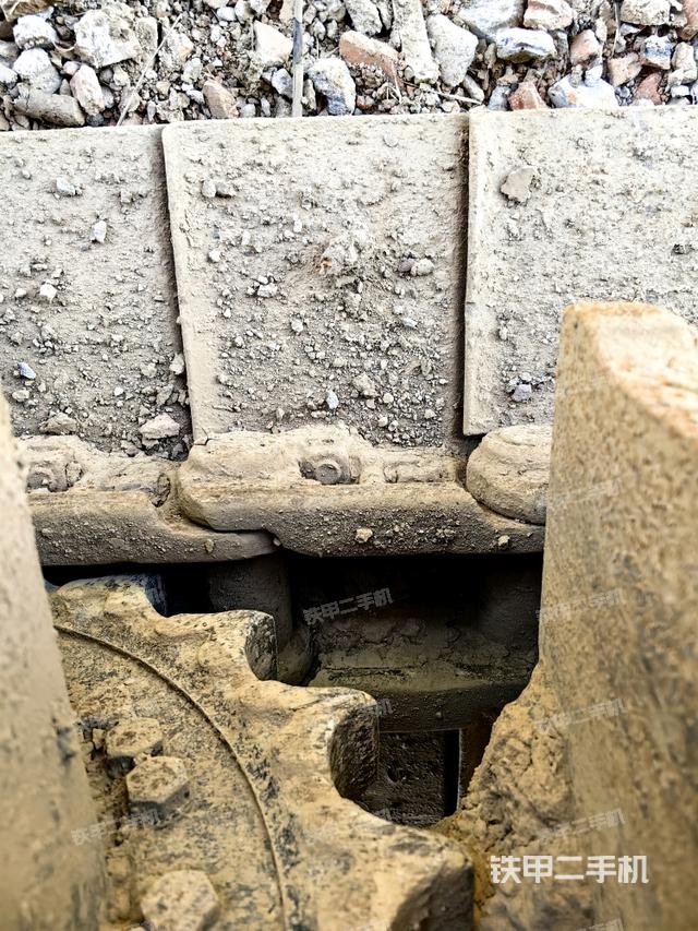 左驱动轮(行走机构) 左驱动轮(行走机构)