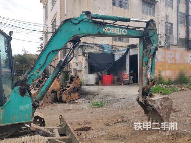 大臂整体 右侧(工作和回转装置) 大臂整体 右侧(工作和回转装置)