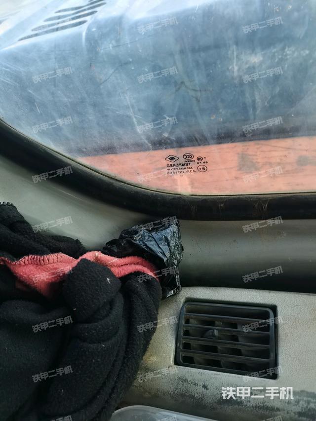 后窗玻璃角标(驾驶室部分) 后窗玻璃角标(驾驶室部分)