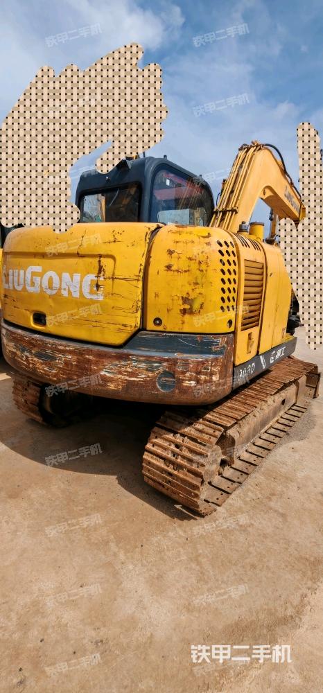 驾驶室顶部（整机外观）