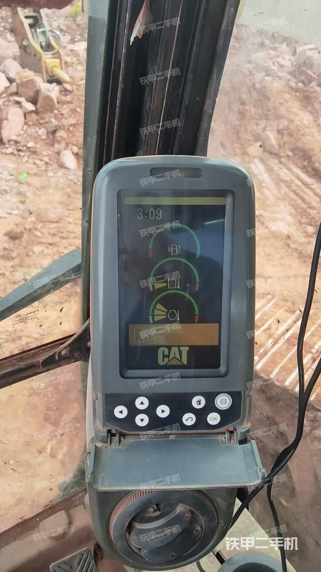 驾驶室整体(整机外观) 驾驶室整体(整机外观)