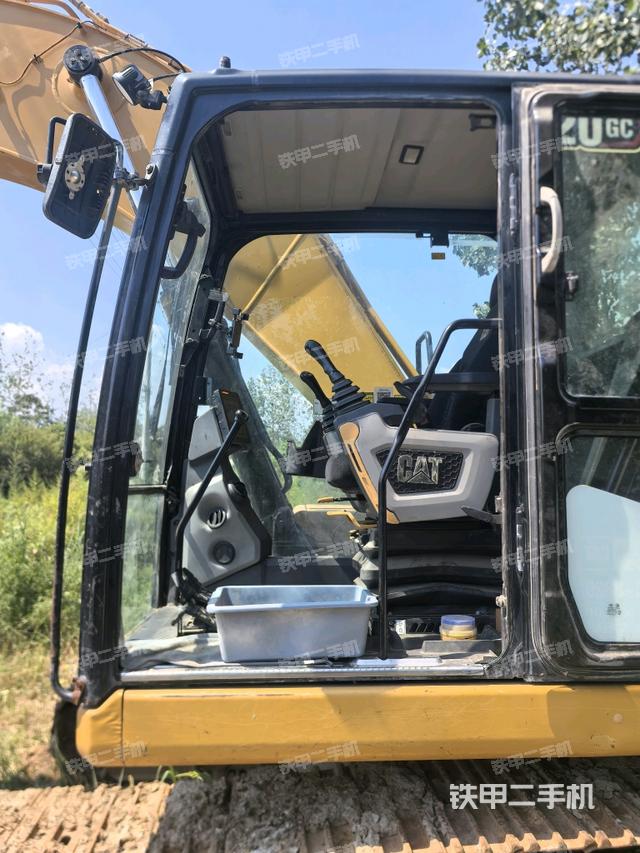 驾驶室整体(整机外观) 驾驶室整体(整机外观)