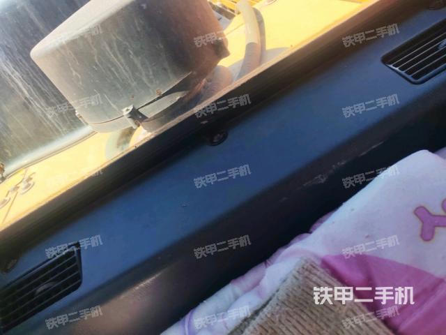 驾驶室左前45度(驾驶室部分) 驾驶室左前45度(驾驶室部分)