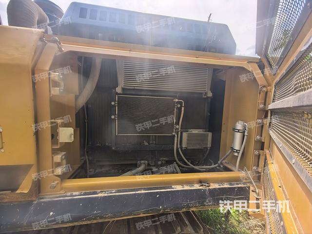 散热器正面(大件舱室) 散热器正面(大件舱室)