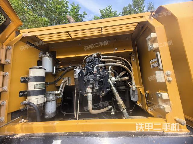 液压泵室(大件舱室) 液压泵室(大件舱室)