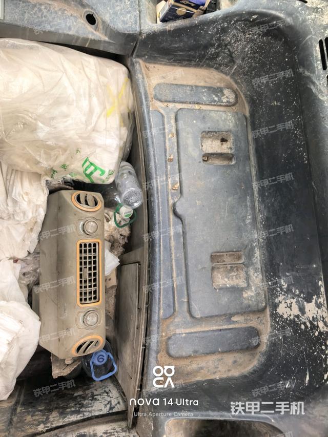 右侧玻璃角标（驾驶室部分）