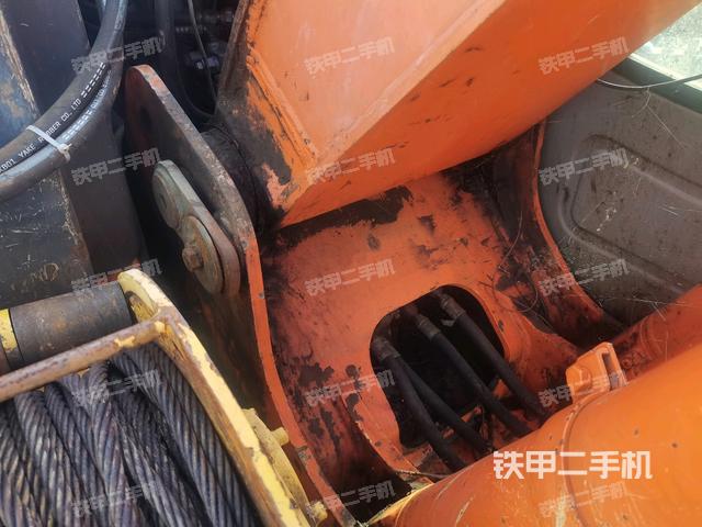 大臂根部 斜视(工作和回转装置) 大臂根部 斜视(工作和回转装置)