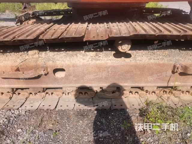 右侧履带整体(行走机构) 右侧履带整体(行走机构)