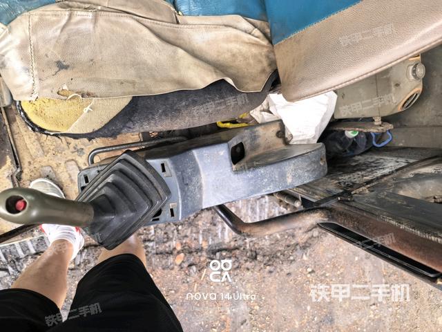 座椅左侧控制台/音响/含左手柄（驾驶室部分）