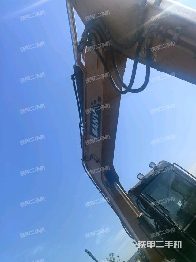 轉(zhuǎn)盤和下車架正前（工作和回轉(zhuǎn)裝置）