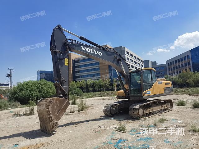沃尔沃EC220D挖掘机