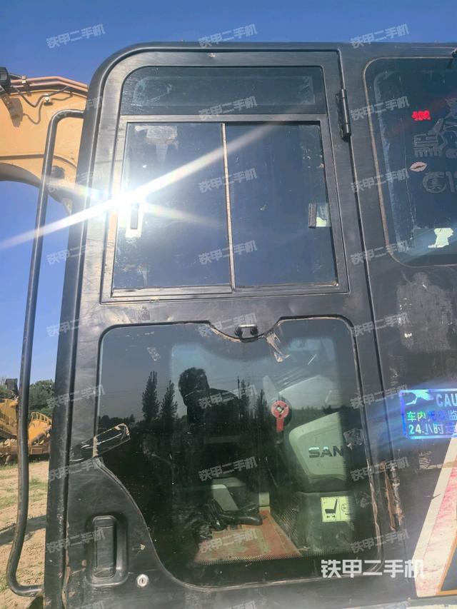 ?駕駛室正側(cè)（駕駛室部分）