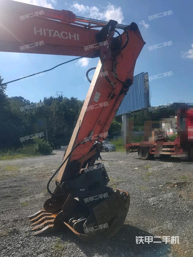 小臂整体右前(工作和回转装置) 小臂整体右前(工作和回转装置)