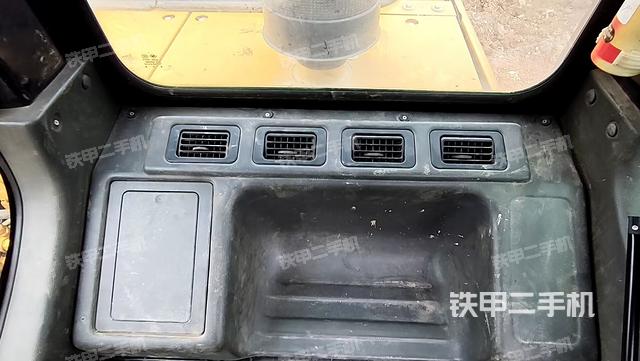 座椅后部(驾驶室部分) 座椅后部(驾驶室部分)