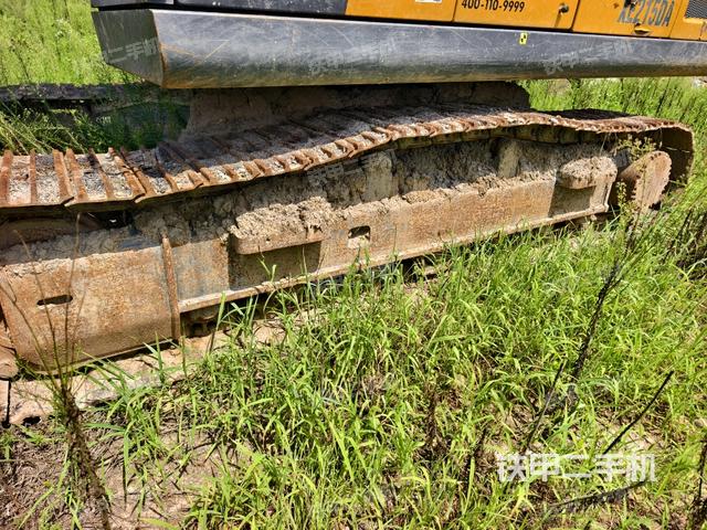 右侧履带整体(行走机构) 右侧履带整体(行走机构)