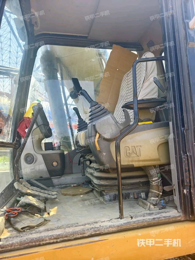 驾驶室正侧（驾驶室部分）