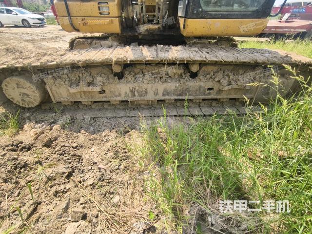 左侧履带整体 (行走机构) 左侧履带整体 (行走机构)