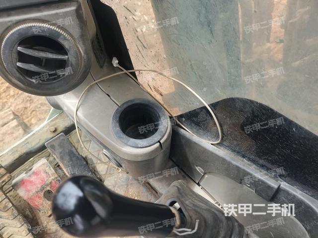 右侧玻璃角标(驾驶室部分) 右侧玻璃角标(驾驶室部分)