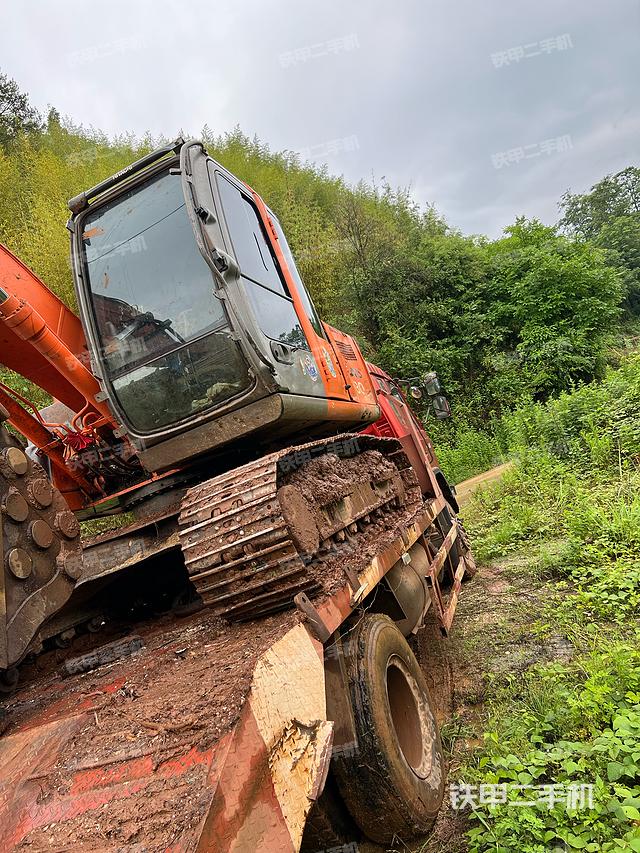 駕駛室整體(整機外觀) 駕駛室整體(整機外觀)