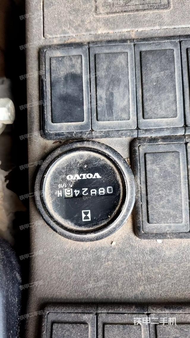 座椅右侧控制台/钥匙门/油门/含右手柄(驾驶室部分) 座椅右侧控制台/钥匙门/油门/含右手柄(驾驶室部分)