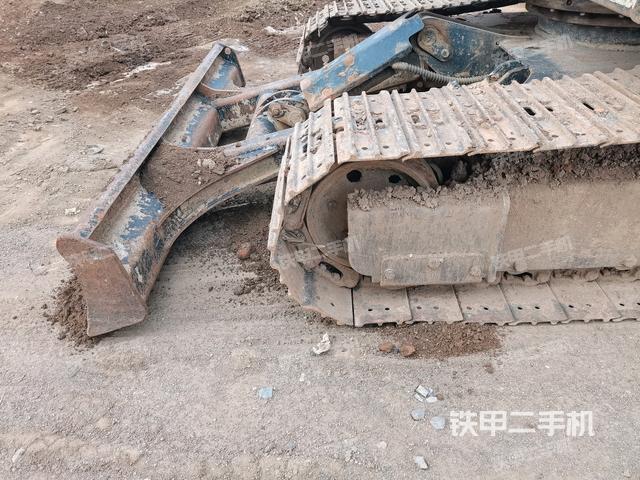 左导向轮(行走机构) 左导向轮(行走机构)