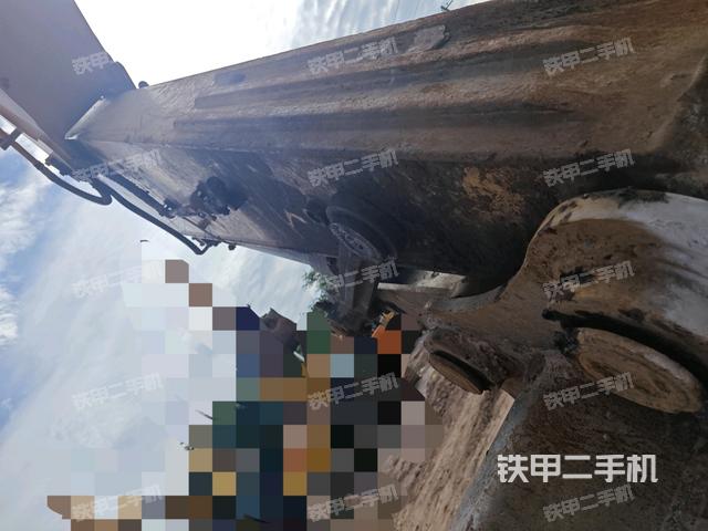 小臂整体左后(工作和回转装置) 小臂整体左后(工作和回转装置)