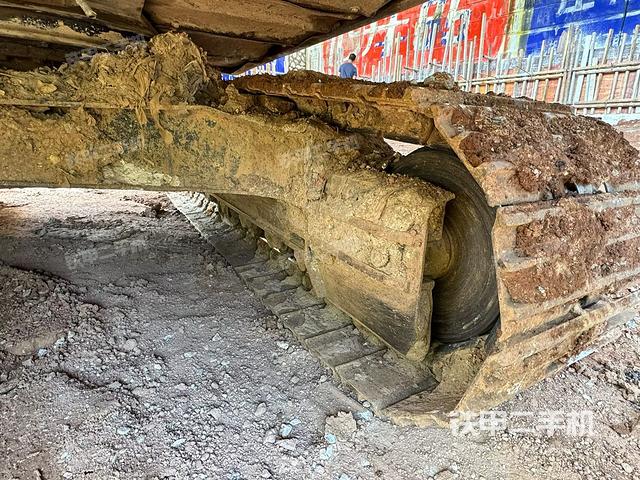 右驱动轮（行走机构）