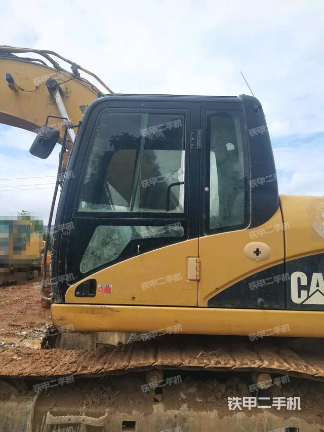 驾驶室正侧(驾驶室部分) 驾驶室正侧(驾驶室部分)