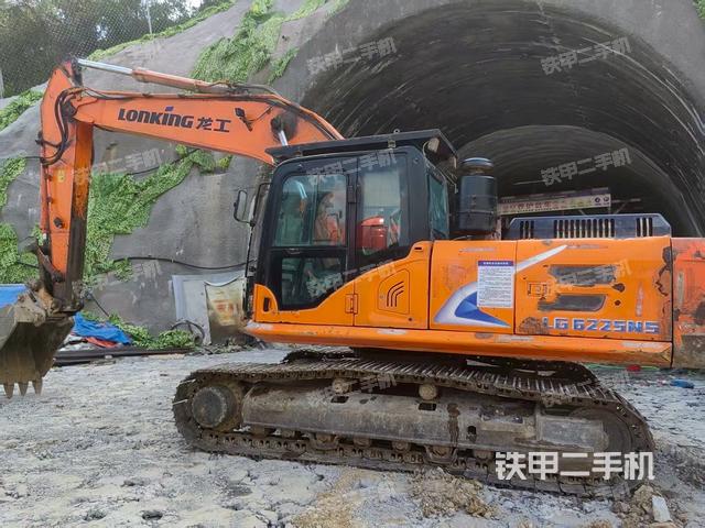 龙工LG6225N挖掘机
