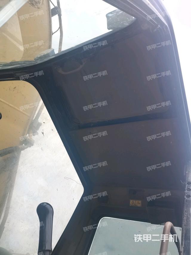 顶棚整体(驾驶室部分) 顶棚整体(驾驶室部分)