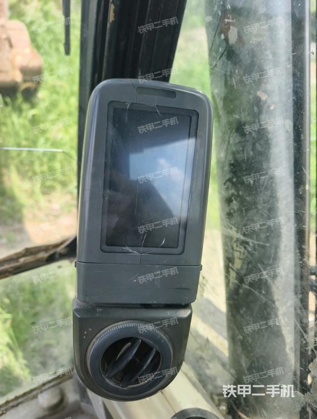 显示屏 (驾驶室部分) 显示屏 (驾驶室部分)