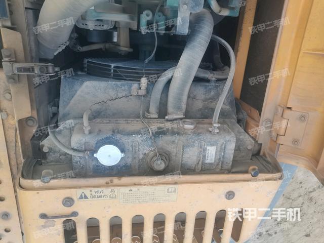 水箱+风扇特写(上车部件) 水箱+风扇特写(上车部件)