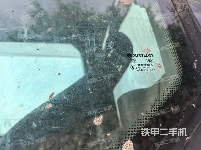 驾驶室整体(整机外观) 驾驶室整体(整机外观)