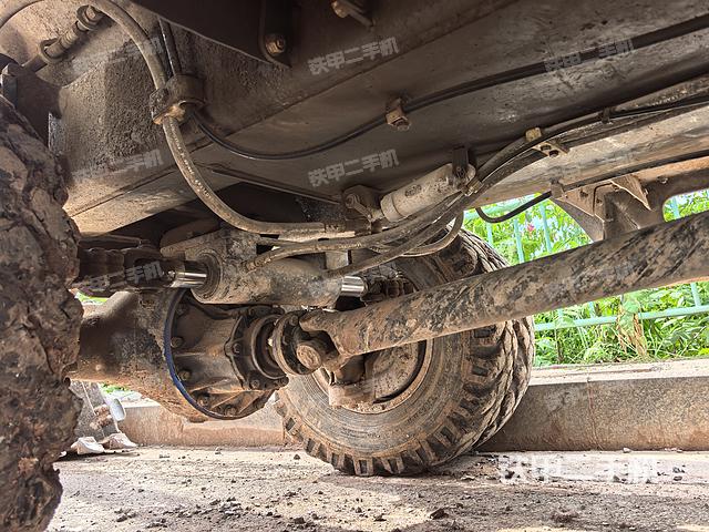 单侧履带整体(整机外观) 单侧履带整体(整机外观)