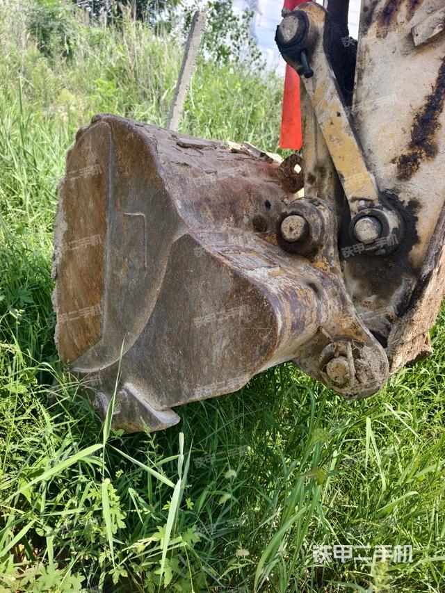 铲斗45度(工作和回转装置) 铲斗45度(工作和回转装置)