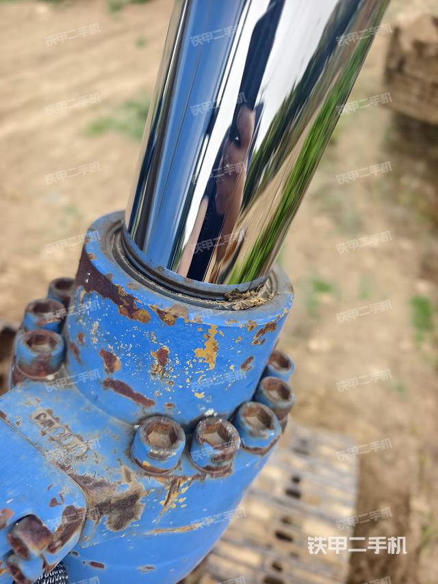 大臂背部俯视(工作和回转装置) 大臂背部俯视(工作和回转装置)