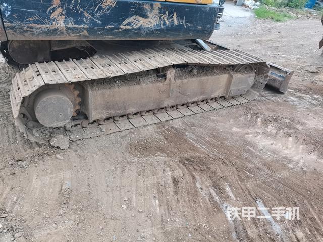 右侧履带整体 (行走机构) 右侧履带整体 (行走机构)