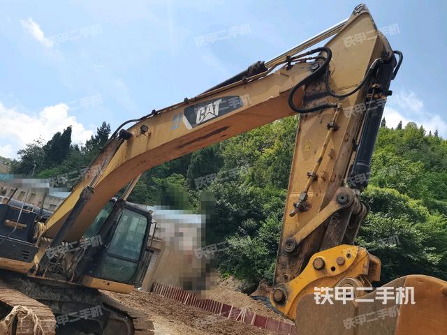 大臂整体 右侧(工作和回转装置) 大臂整体 右侧(工作和回转装置)