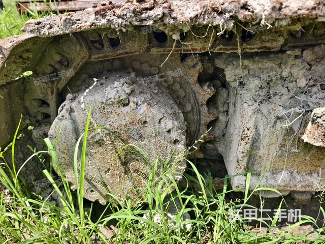 右侧行走马达盖板(行走机构) 右侧行走马达盖板(行走机构)