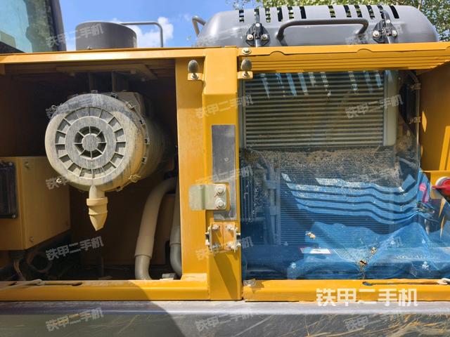 散热器正面(大件舱室) 散热器正面(大件舱室)