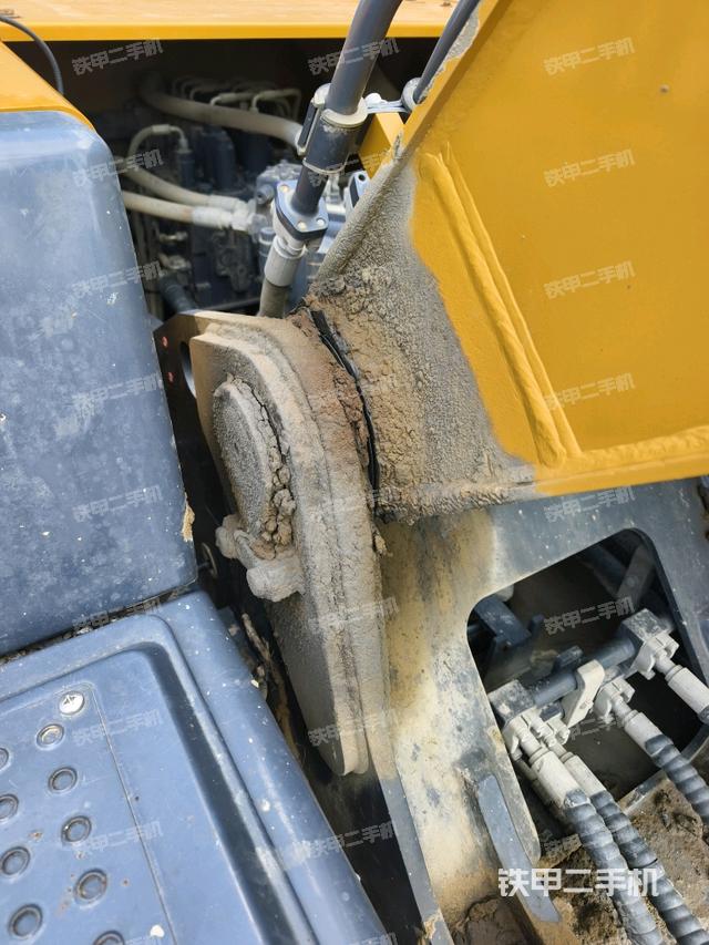 大臂根部 斜视(工作和回转装置) 大臂根部 斜视(工作和回转装置)