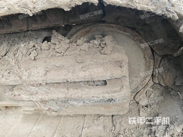 左导向轮(行走机构) 左导向轮(行走机构)