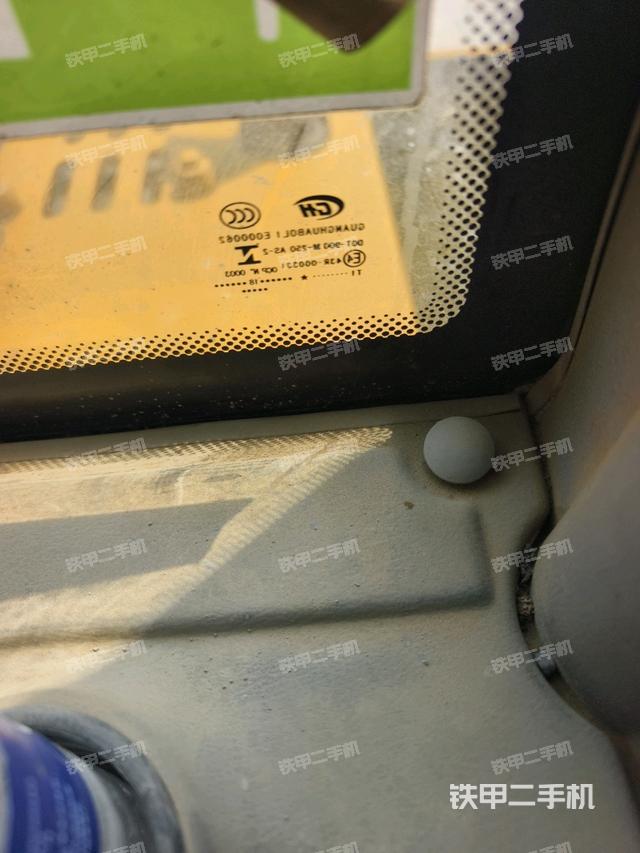 后窗玻璃角标(驾驶室部分) 后窗玻璃角标(驾驶室部分)