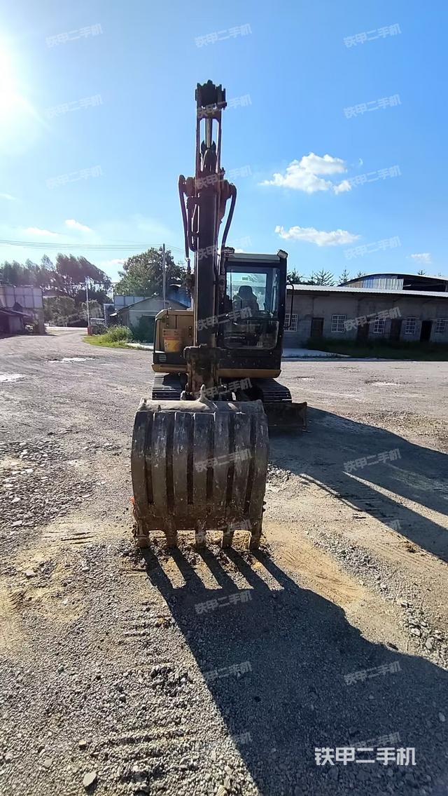 铲斗45度(工作和回转装置) 铲斗45度(工作和回转装置)