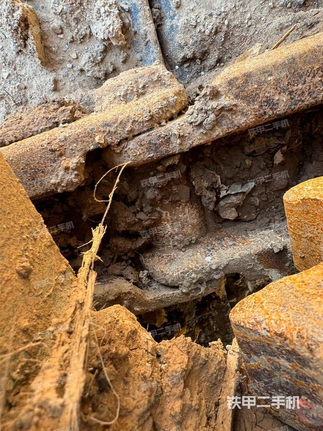 右侧行走马达盖板(行走机构) 右侧行走马达盖板(行走机构)