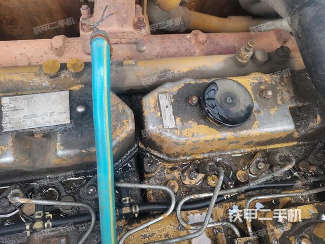 气门室盖螺丝特写(上车部件) 气门室盖螺丝特写(上车部件)